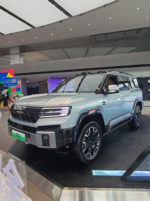 成都323比亚迪方程豹硬派越野的爆款，英菲尼迪35周年与你共成长